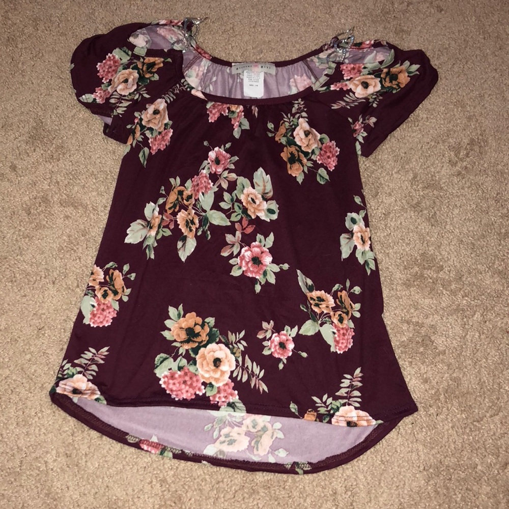 ‼️NWOT‼️Floral flowy off shoulder top